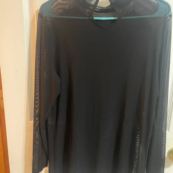 Feather Top - Picture 3 of 3